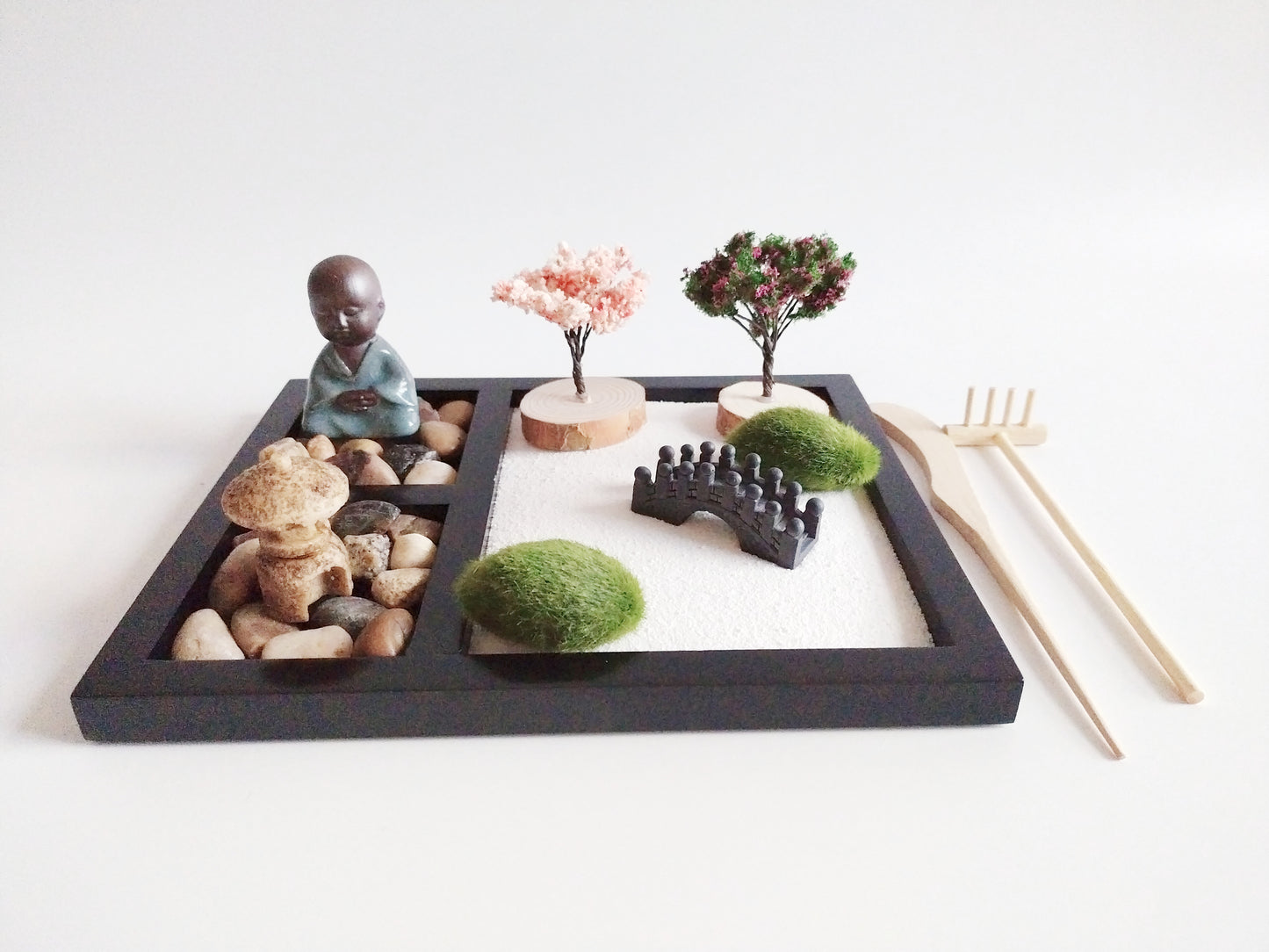 CLASSIC Desktop Zen Garden Featured with Double Trees, Buddha Statue and Other Accessories / Model: ZG204